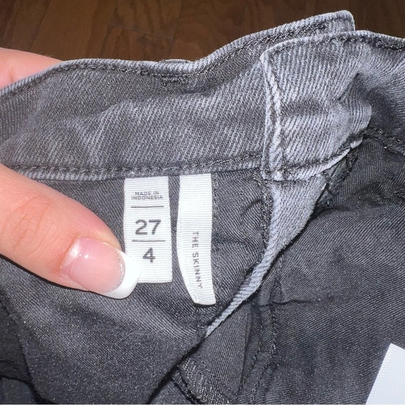 LOFT Black Full Button Fly Cropped Release Hems The Skinny Jeans Size 27/4 - Picture 7 of 10